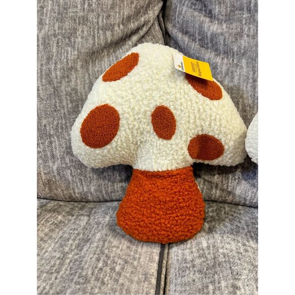 Celebrate mushroom pillows, set of 2 Halloween Fall decoration - Picture 2 of 6